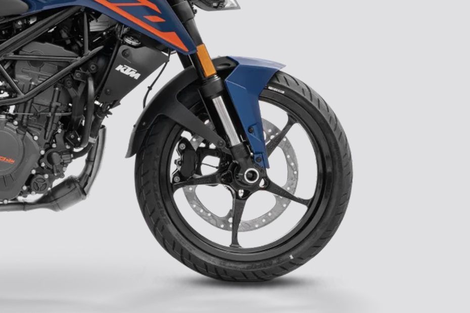 Front Wheel of 200 Duke