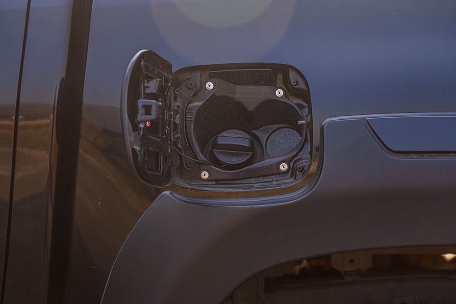 Fuel cap Image of Hilux