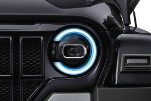 Headlight Image of Thar ROXX