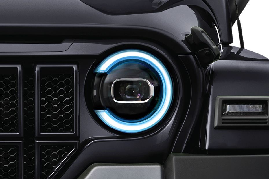 Headlight Image of Thar ROXX