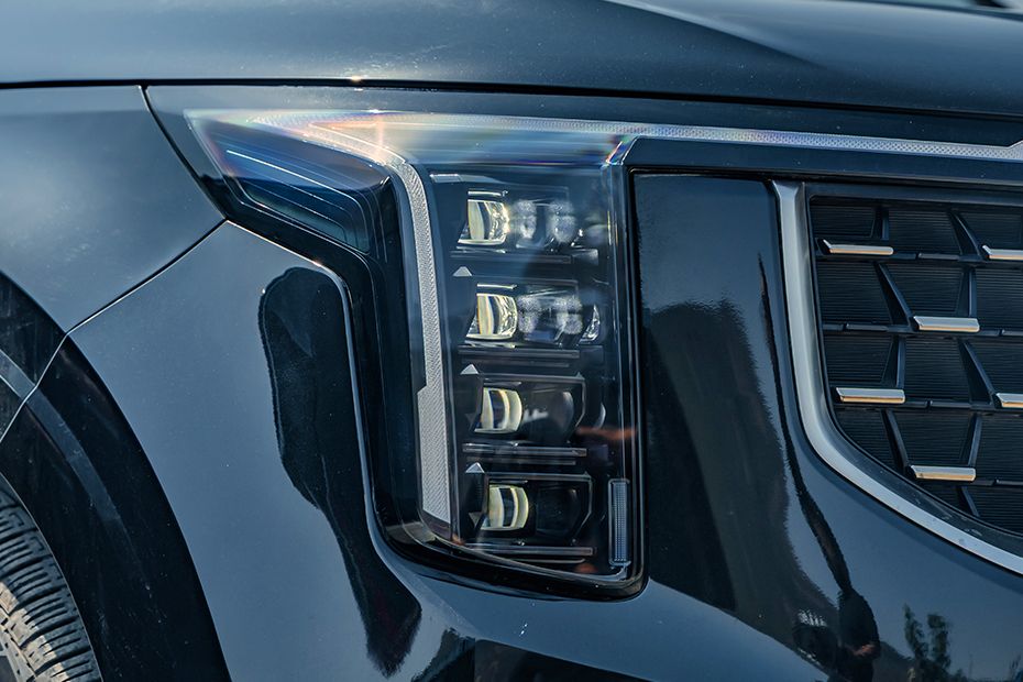 Headlight Image of Carnival