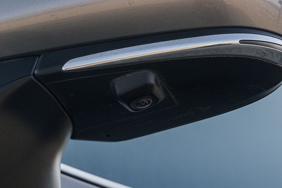 Left 360 Degree Camera Image of Camry