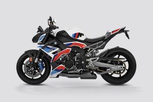 Left Side View of M 1000 R