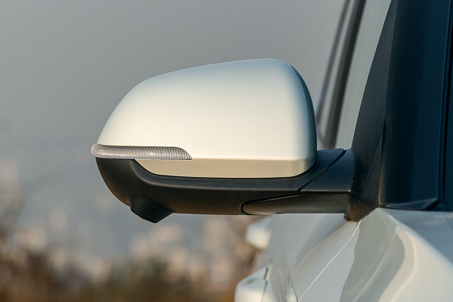 ORVM Image of Carens Clavis