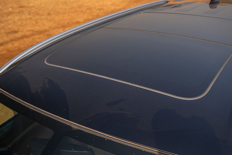 Outside View of Sunroof Image of Hyryder