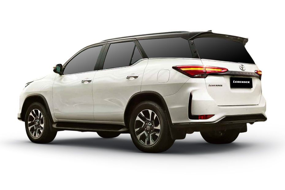 Rear 3/4 left Image of Fortuner Legender