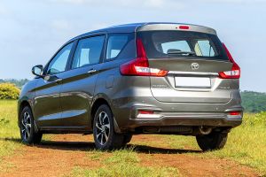 Rear 3/4 left Image of Rumion