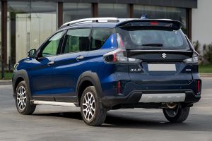 Rear 3/4 left Image of XL6