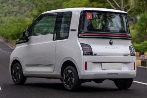 Rear 3/4 left Image of Comet EV