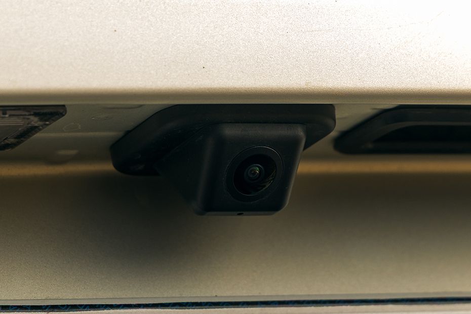 Rear 360 Degree Camera Image of Carens Clavis