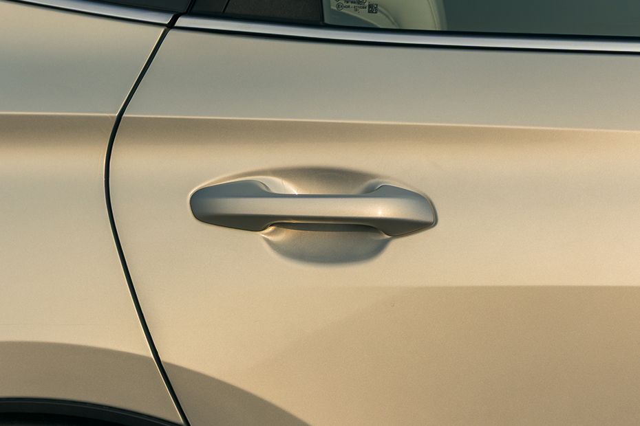 Rear Door Handle Image of Carens Clavis