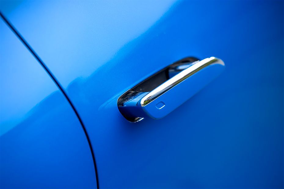 Rear Door Handle Image of CLA Electric