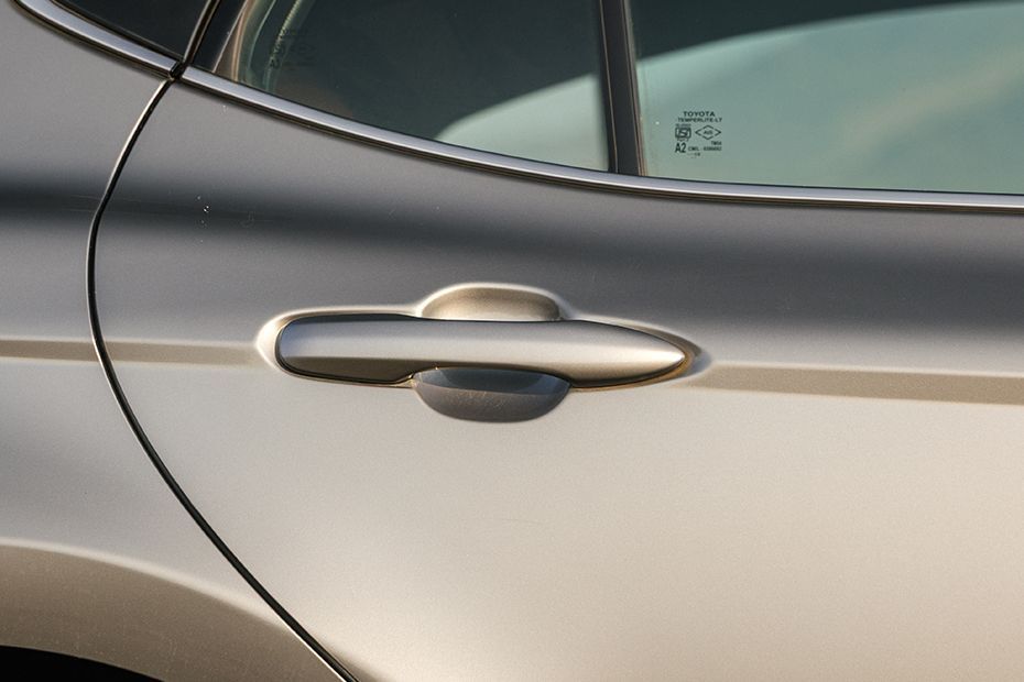 Rear Door Handle Image of Camry