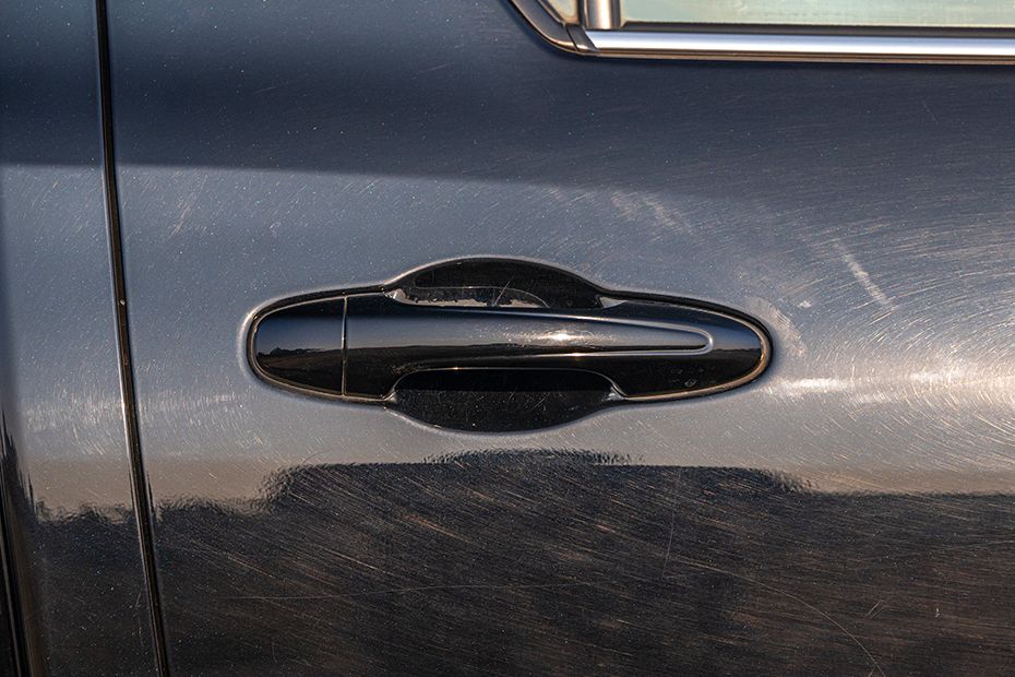 Rear Door Handle Image of Hilux