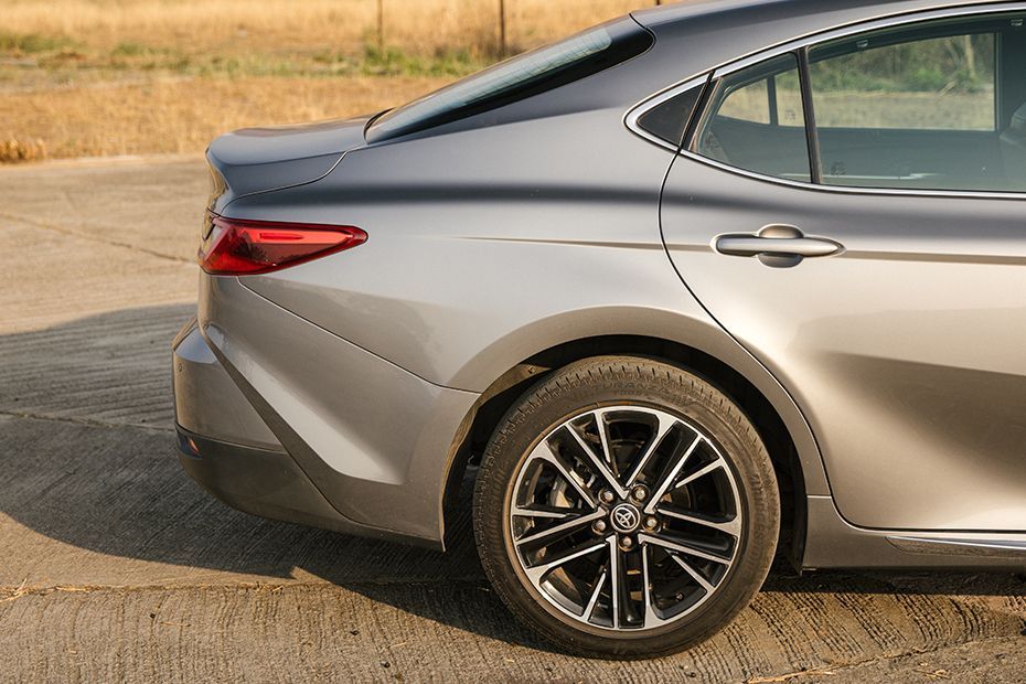 Rear Fender Image of Camry