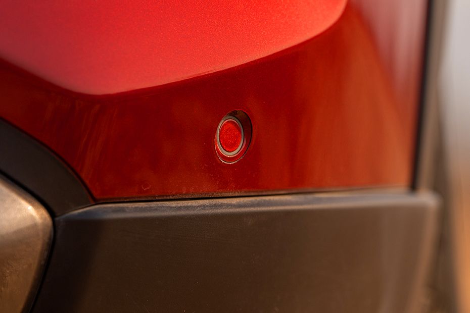 Rear Parking Sensors Top View Image of Hyryder