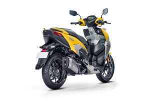 Rear Right View of Xoom 125