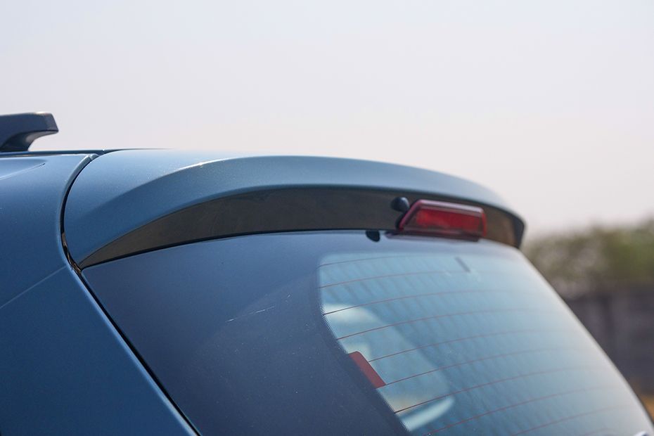 Rear Spoiler Image of Gravite