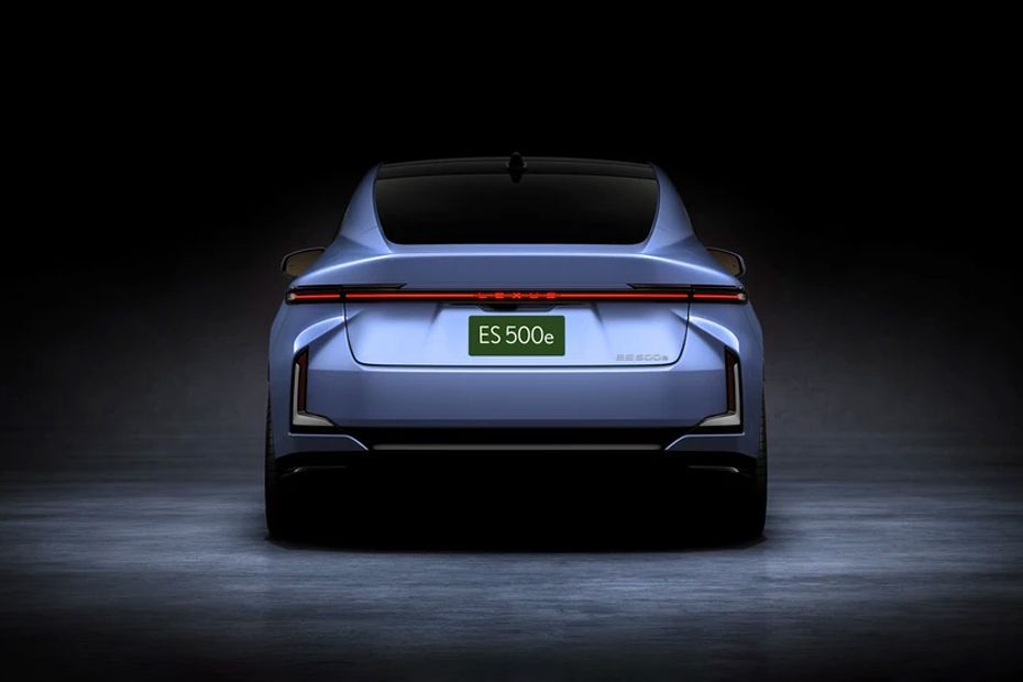 Rear View Image of ES