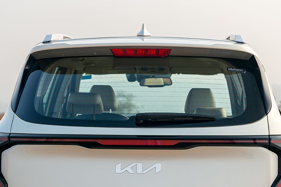 Rear WindShield Image of Carens Clavis