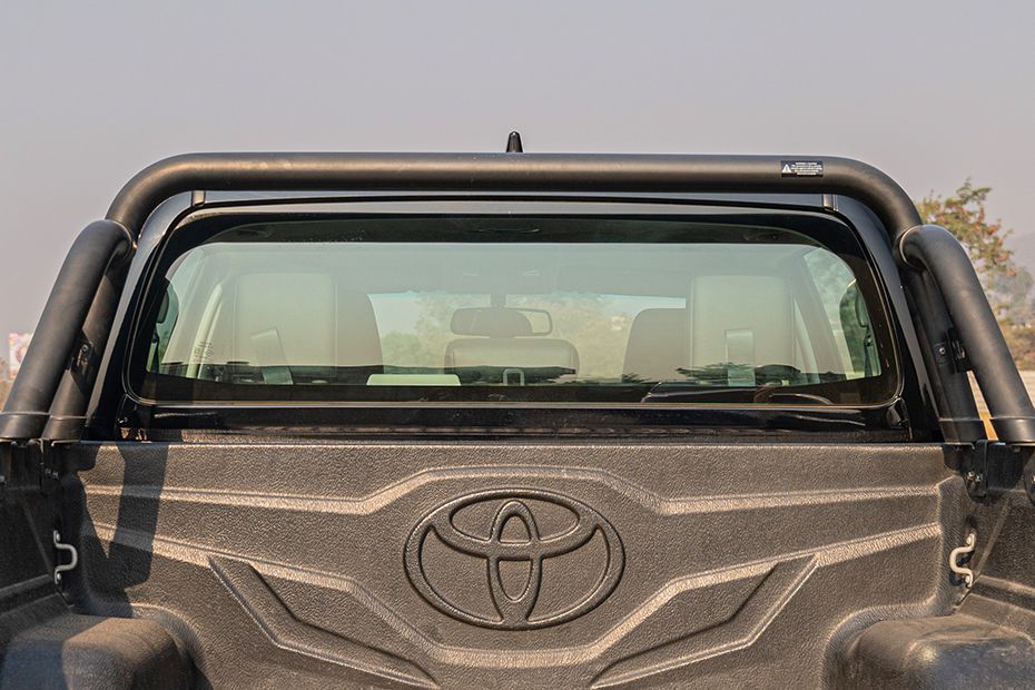 Rear WindShield Image of Hilux