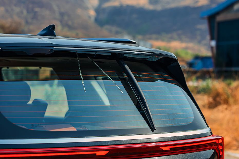 Rear Wiper Image of Carnival