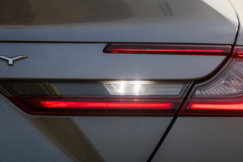 Reverse Lamp Image of Camry