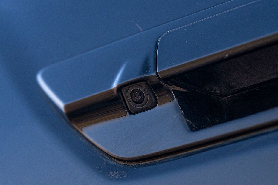 Reverse Parking Camera Image of Hilux