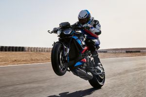 Riding: Front Left Quarter View of M 1000 R