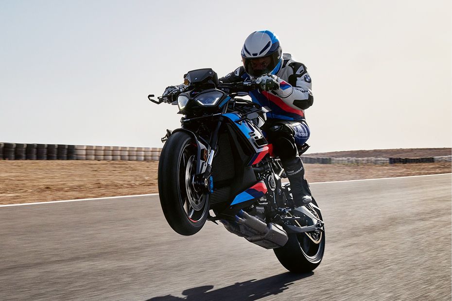 Riding: Front Left Quarter View of M 1000 R