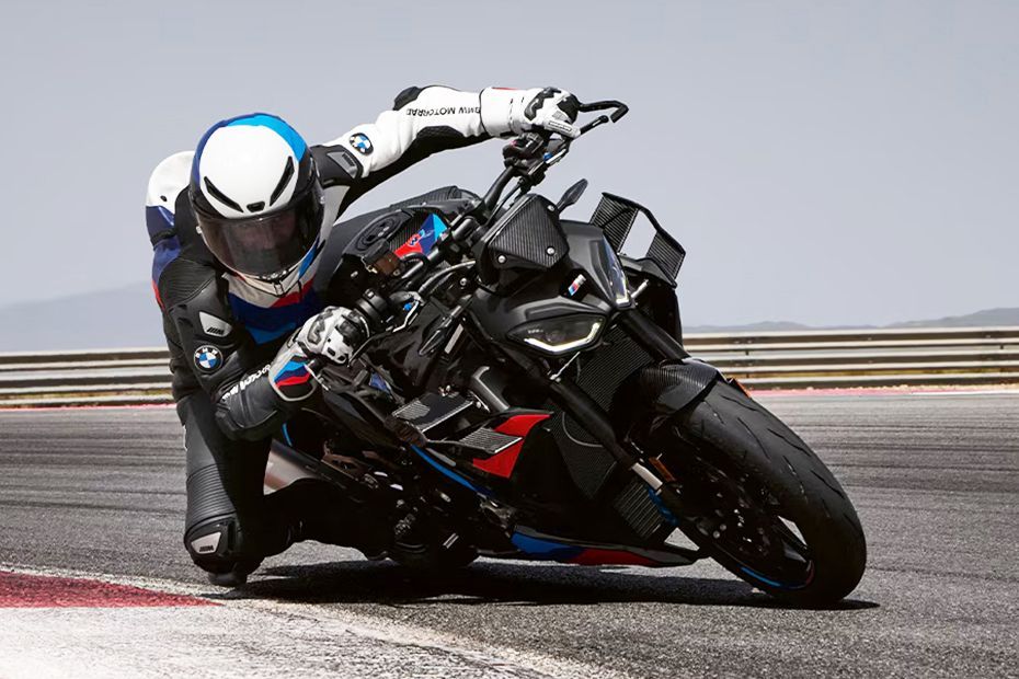 Riding: Front Right 3/4 View of M 1000 R