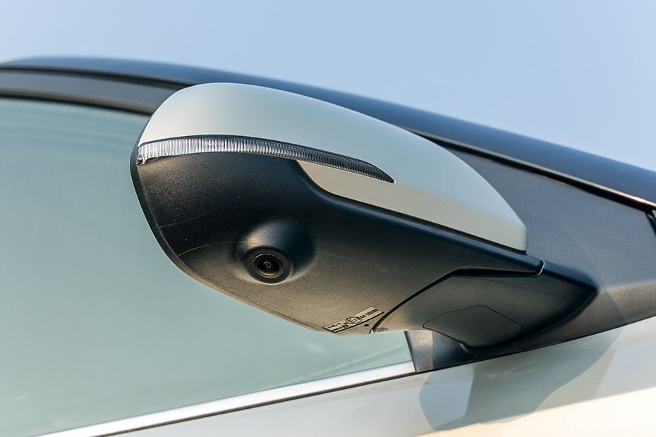 Right 360 Degree Camera Image of Carens Clavis