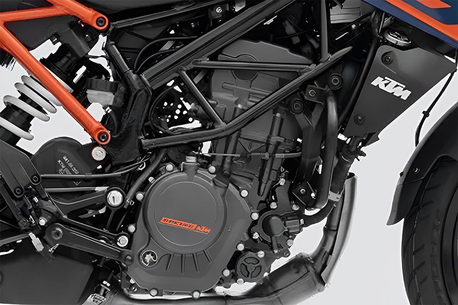 Engine (Right) of 200 Duke