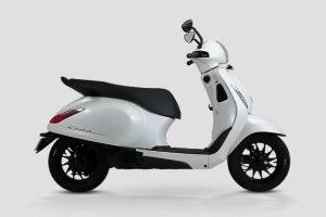 Right Side View of Chetak