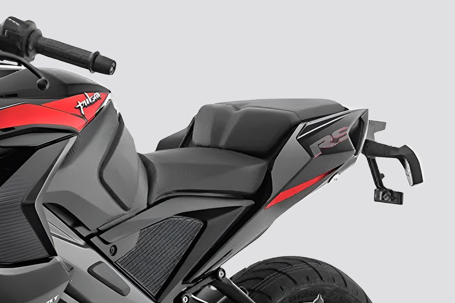 Seat of Pulsar RS200