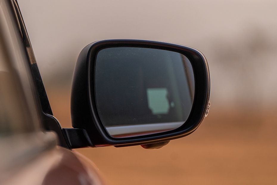 Side mirror rear angle Image of Hyryder