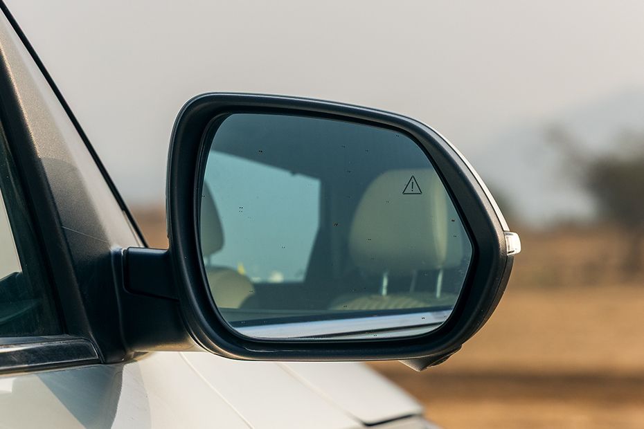 Side mirror rear angle Image of Carens Clavis