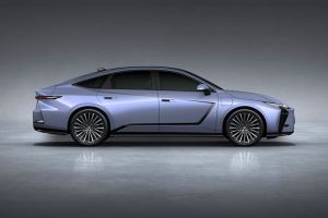 Side Profile View (Right) Image of ES