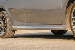 Side Skirt Image of Camry