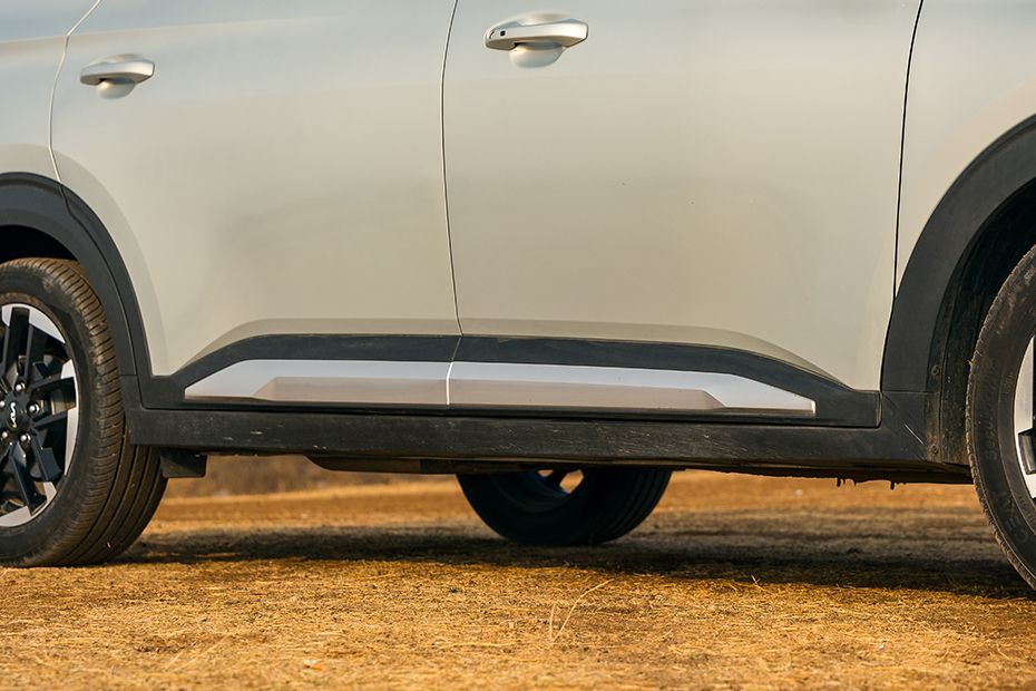 Side Skirt Image of Carens Clavis