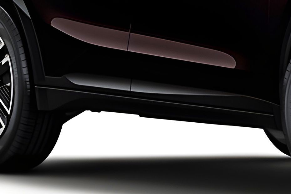 Side Skirt Image of XUV 7XO