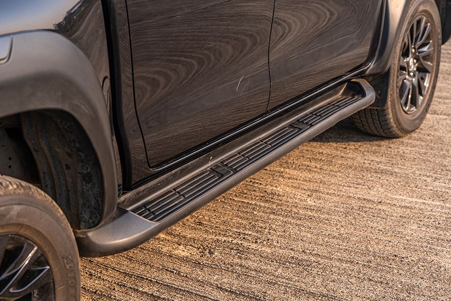 Side Step Image of Hilux