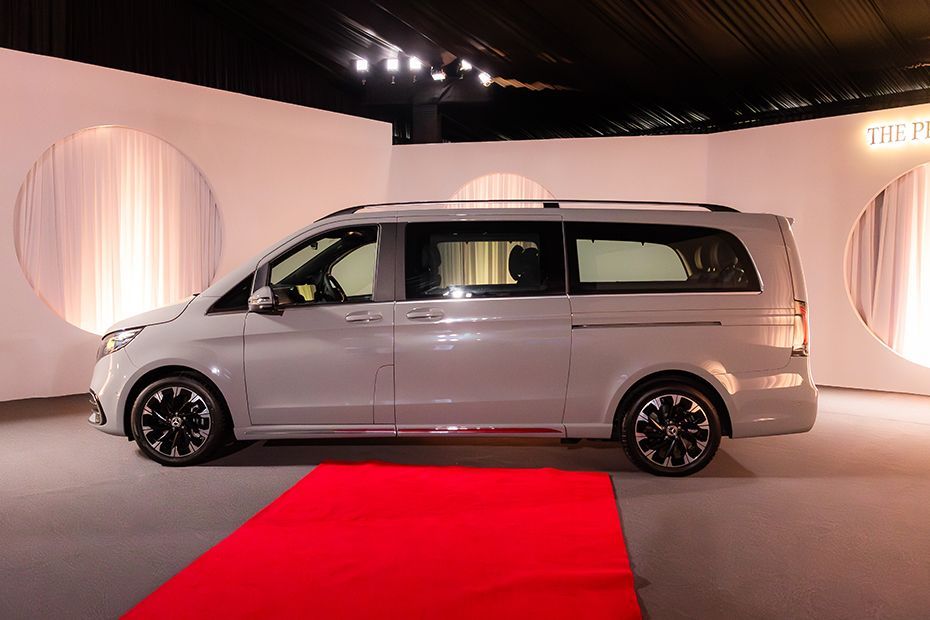Side view Image of V-Class Extra LWB