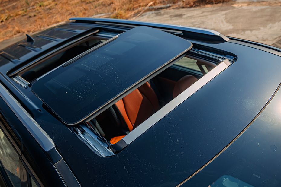 Sunroof (Outside View) Image of Carnival