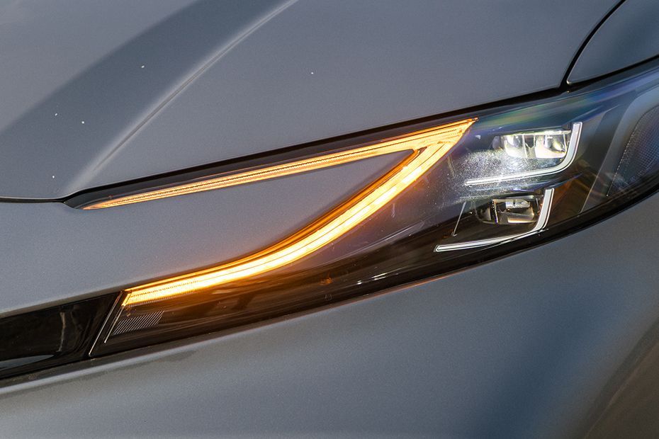 Turn Indicator Front Image of Camry