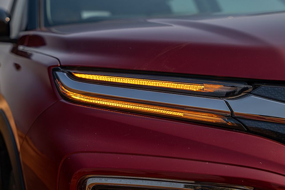 Turn Indicator Front Image of Hyryder