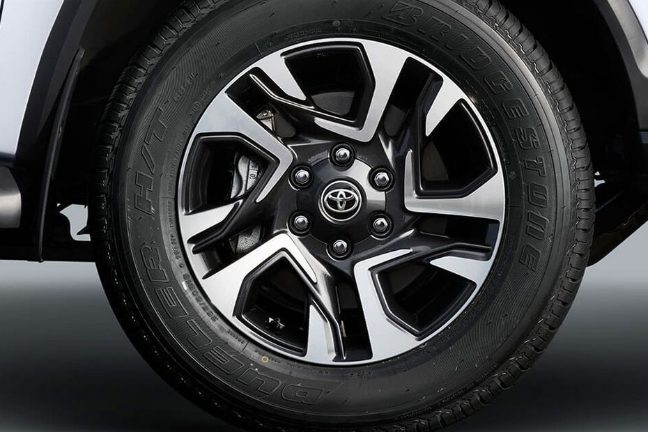Wheel Image of Fortuner Legender