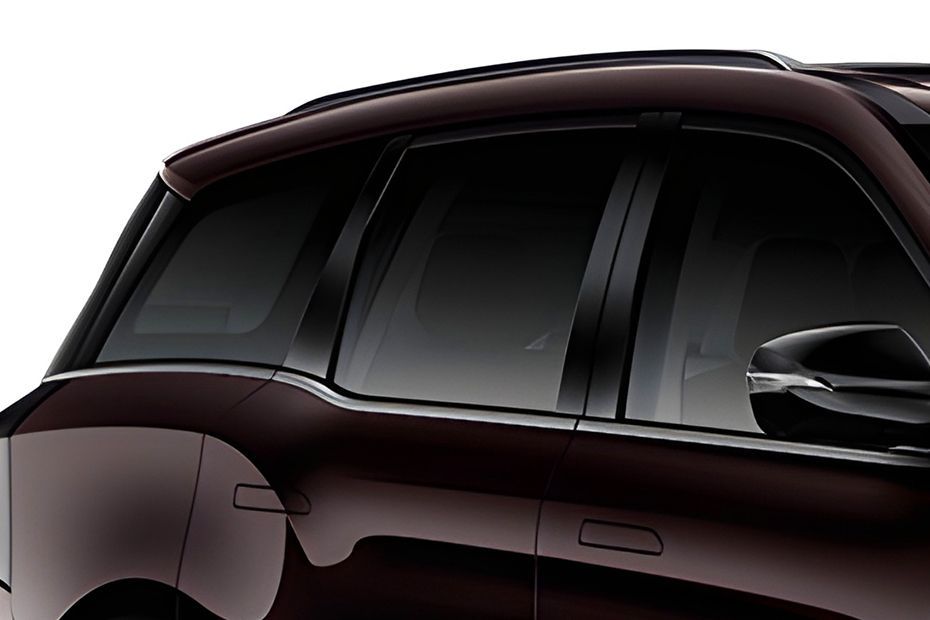 Window Line Image of XUV 7XO