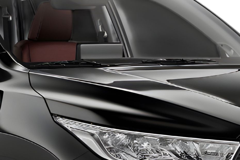 Wiper with full windshield Image of Innova Hycross