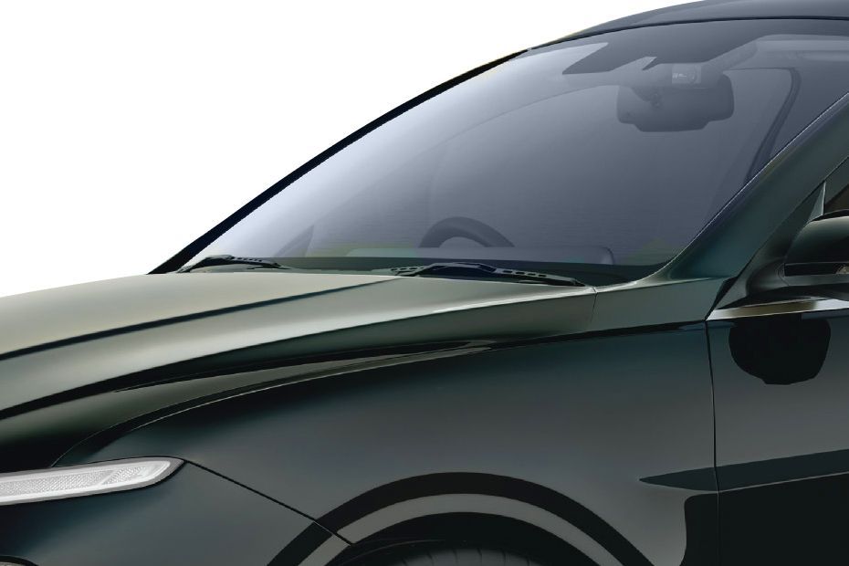 Wiper with full windshield Image of Verna